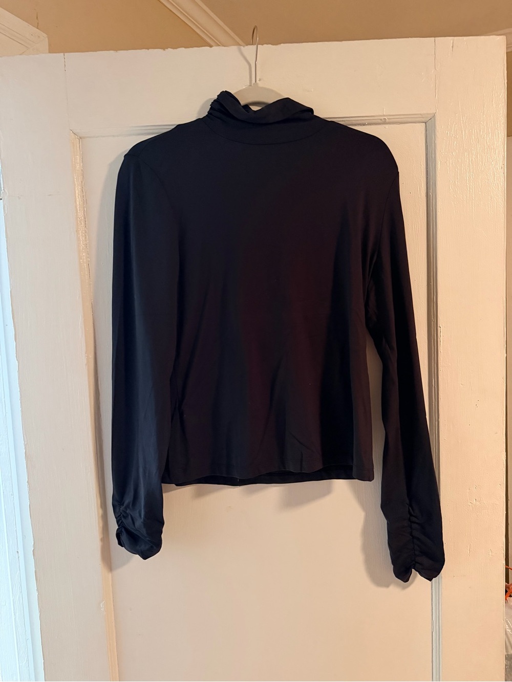 Doncaster Black Mock Neck Ruched Sleeve Stretch Top Size Medium